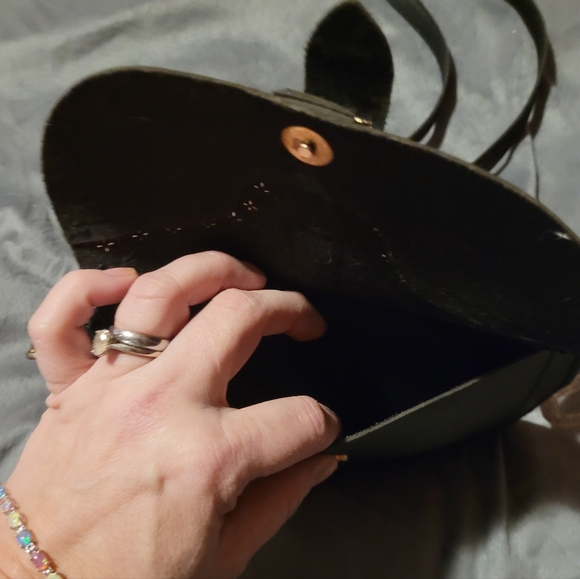 Black crossbody purse with mini glitter sanitizer attachment. - Picture 4 of 4